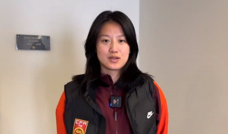  汪琳琳：范迪克是我的偶像和目標(biāo)，希望變成他那樣全面的中后衛(wèi)