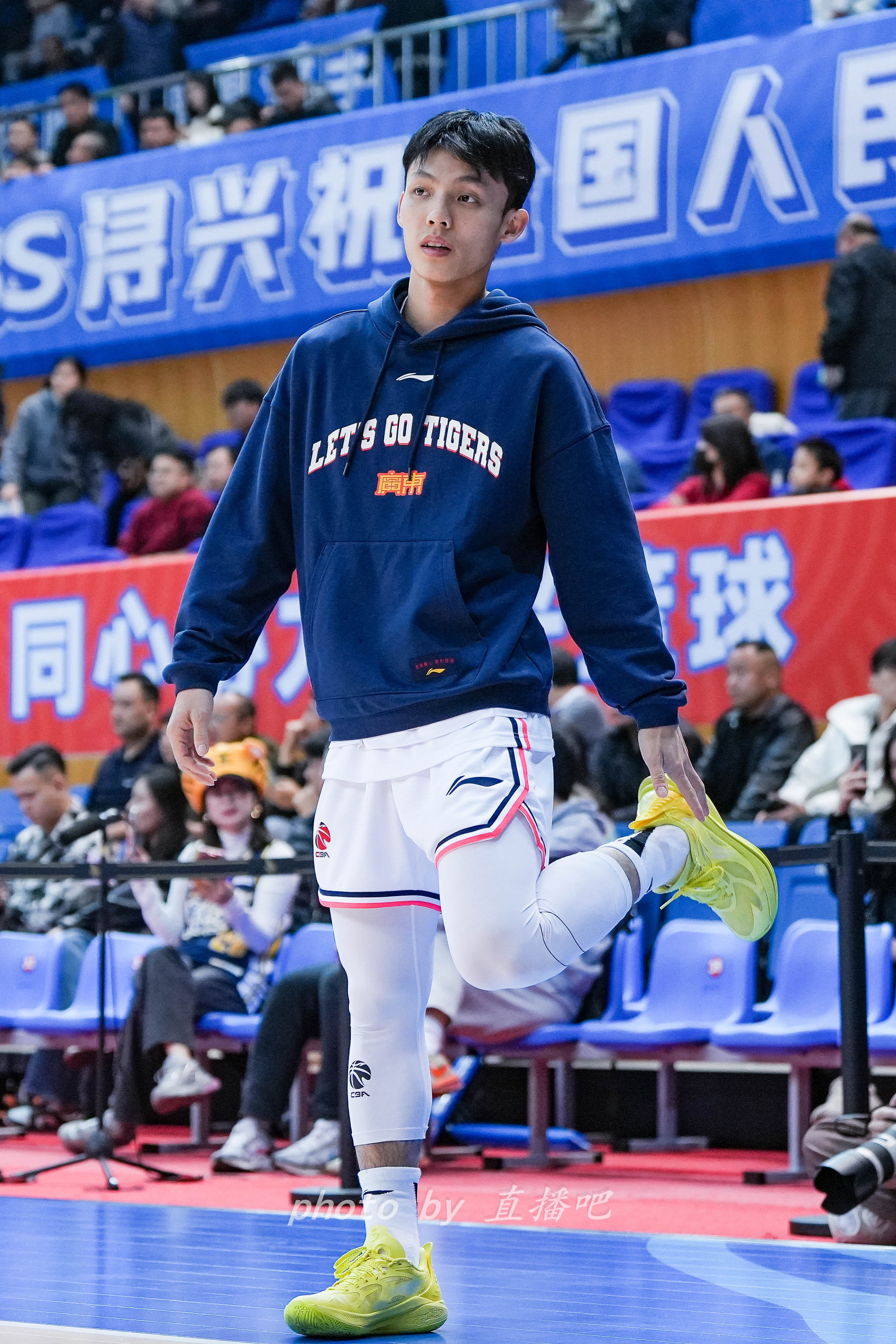  “控球中鋒”！徐杰這身體素質有億點東西