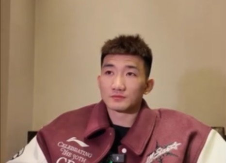  咋形容你和王博的關系？孫銘徽：像家人 他訓練&生活中很照顧我們