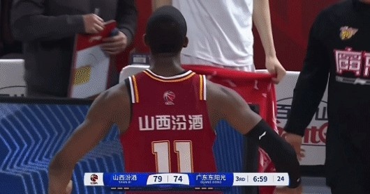  付政浩：迪亞洛扣籃后挑釁廣東替補(bǔ)席易引發(fā)沖突 起碼應(yīng)該被警告