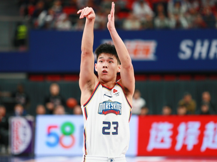  狀態(tài)可以！林葳半場8中5拿到13分1板1助
