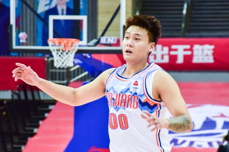  不太準！趙睿18中6拿到20分4板4助也有4失誤 三分13中4