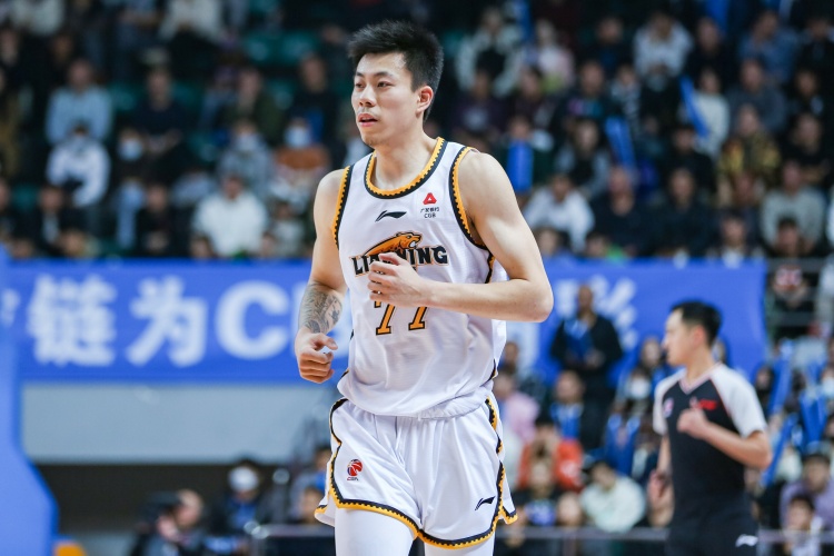  復(fù)出還要找狀態(tài)！張鎮(zhèn)麟半場6中1僅拿2分1板4助1斷