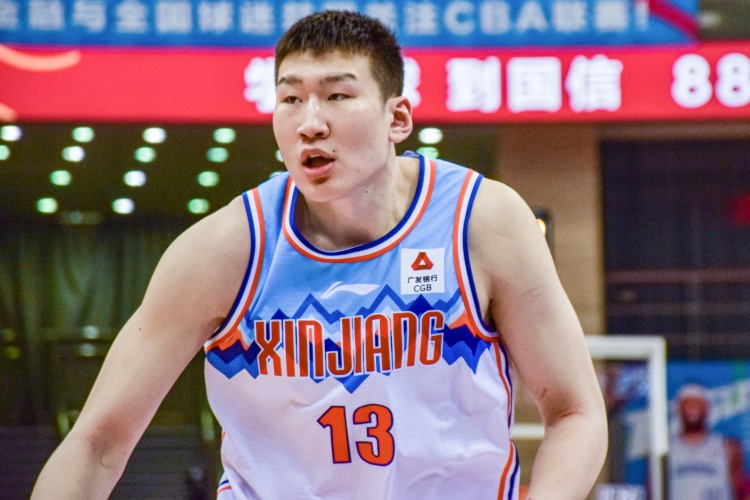  拼搶積極但手感不佳！李炎哲半場8中2&罰球6中4拿8分 搶4個前場板