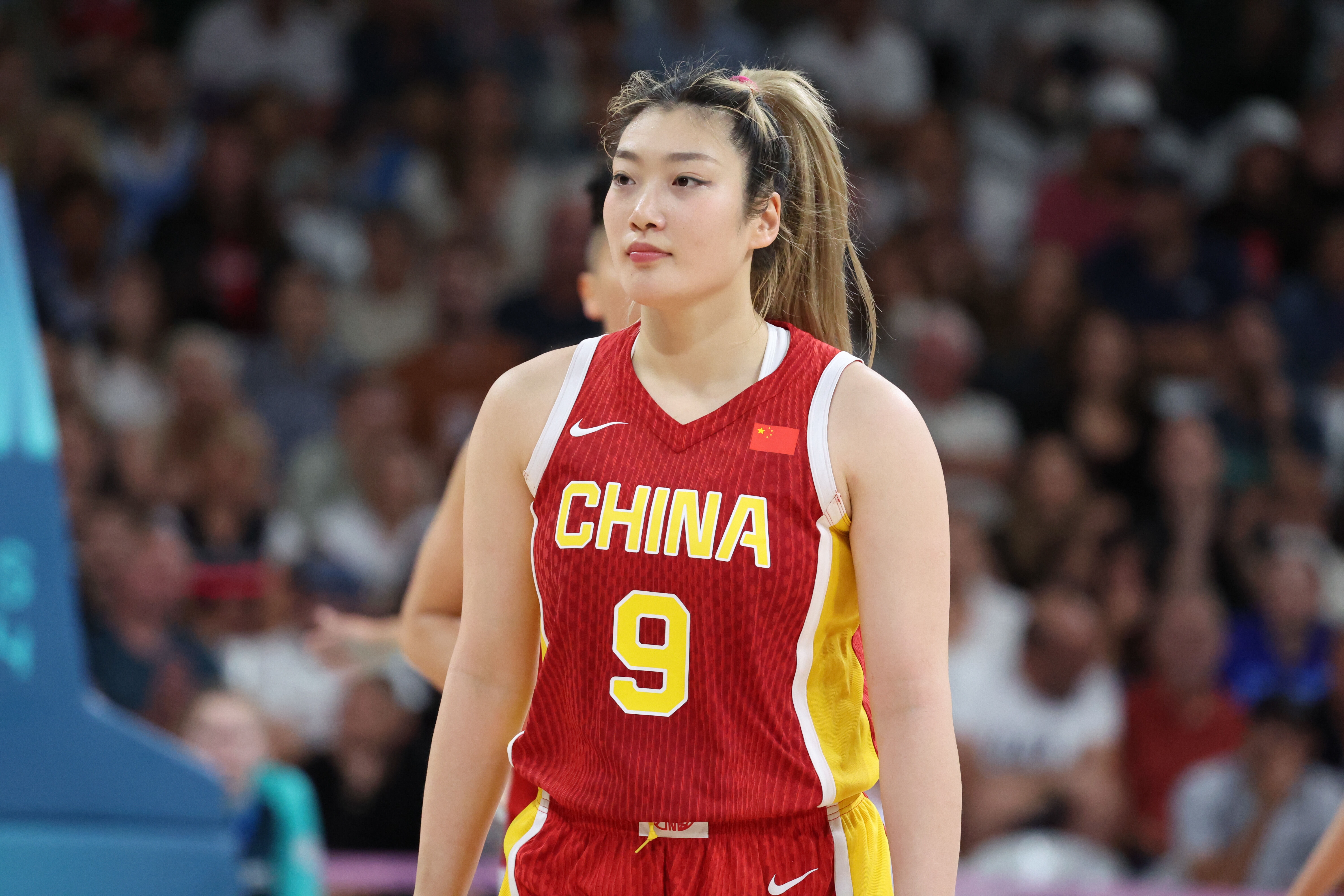  李夢三八婦女節(jié)更博：致敬每一個(gè)我們 祝我們節(jié)日快樂！
