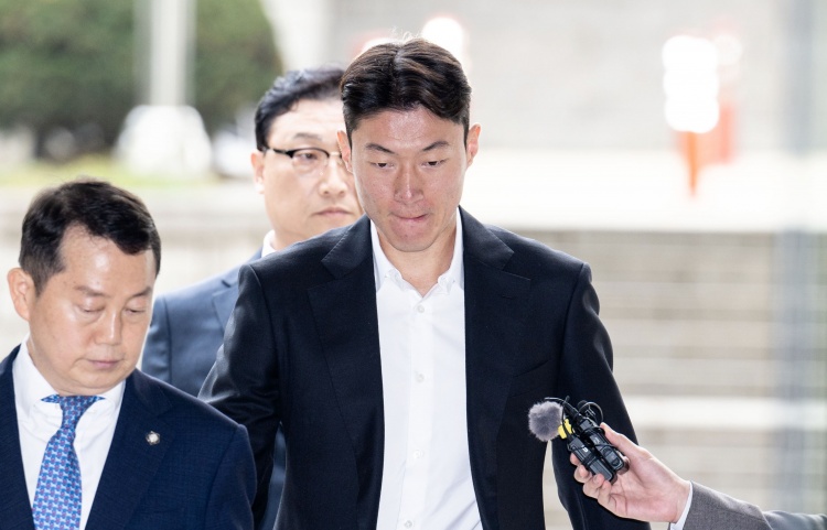  韓國國腳黃義助非法拍攝不雅視頻，一審被判有期徒刑1年緩刑2年！