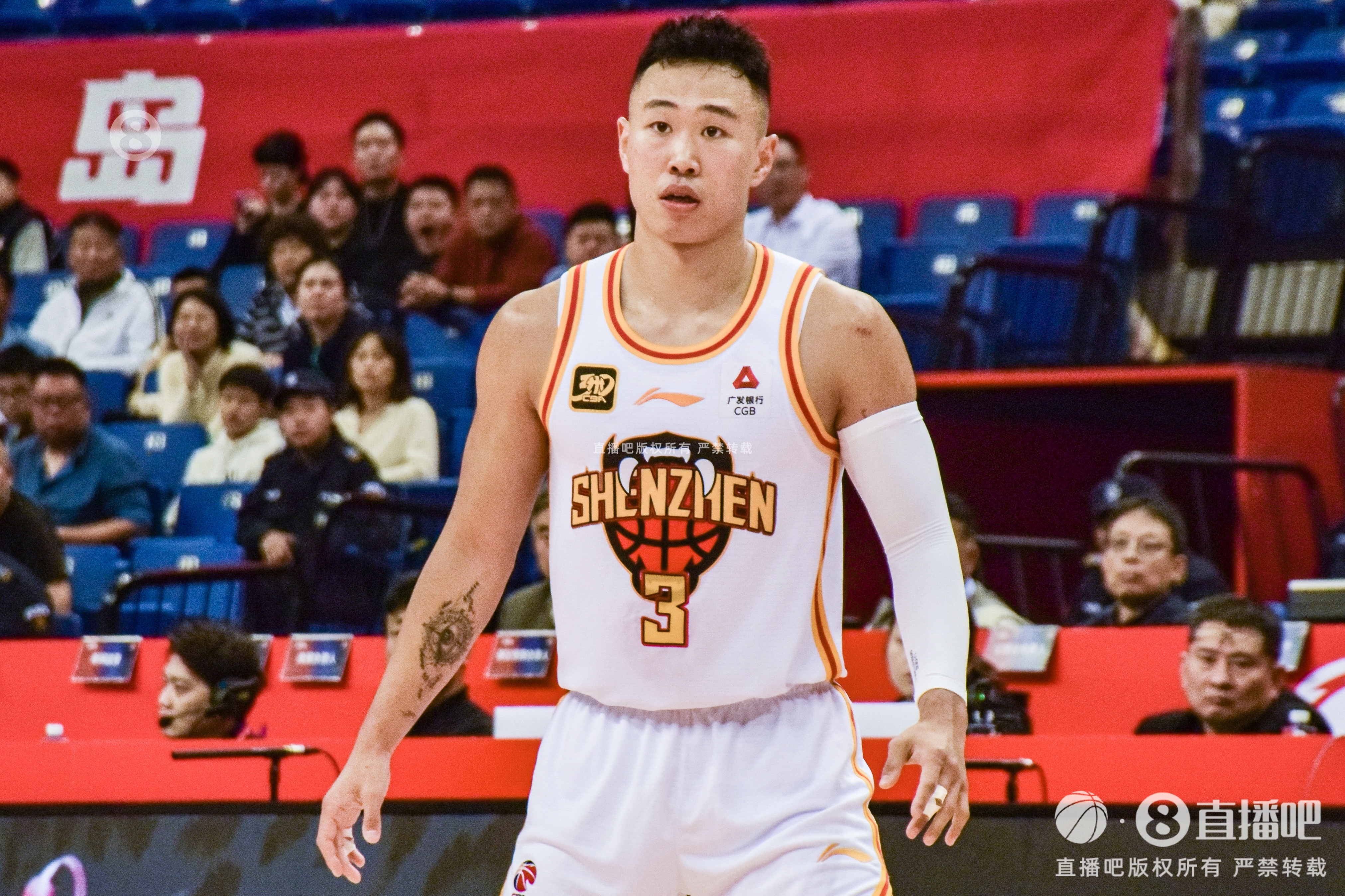  攻防俱佳！賀希寧17中8&三分7中3拿到19分 貢獻4次搶斷