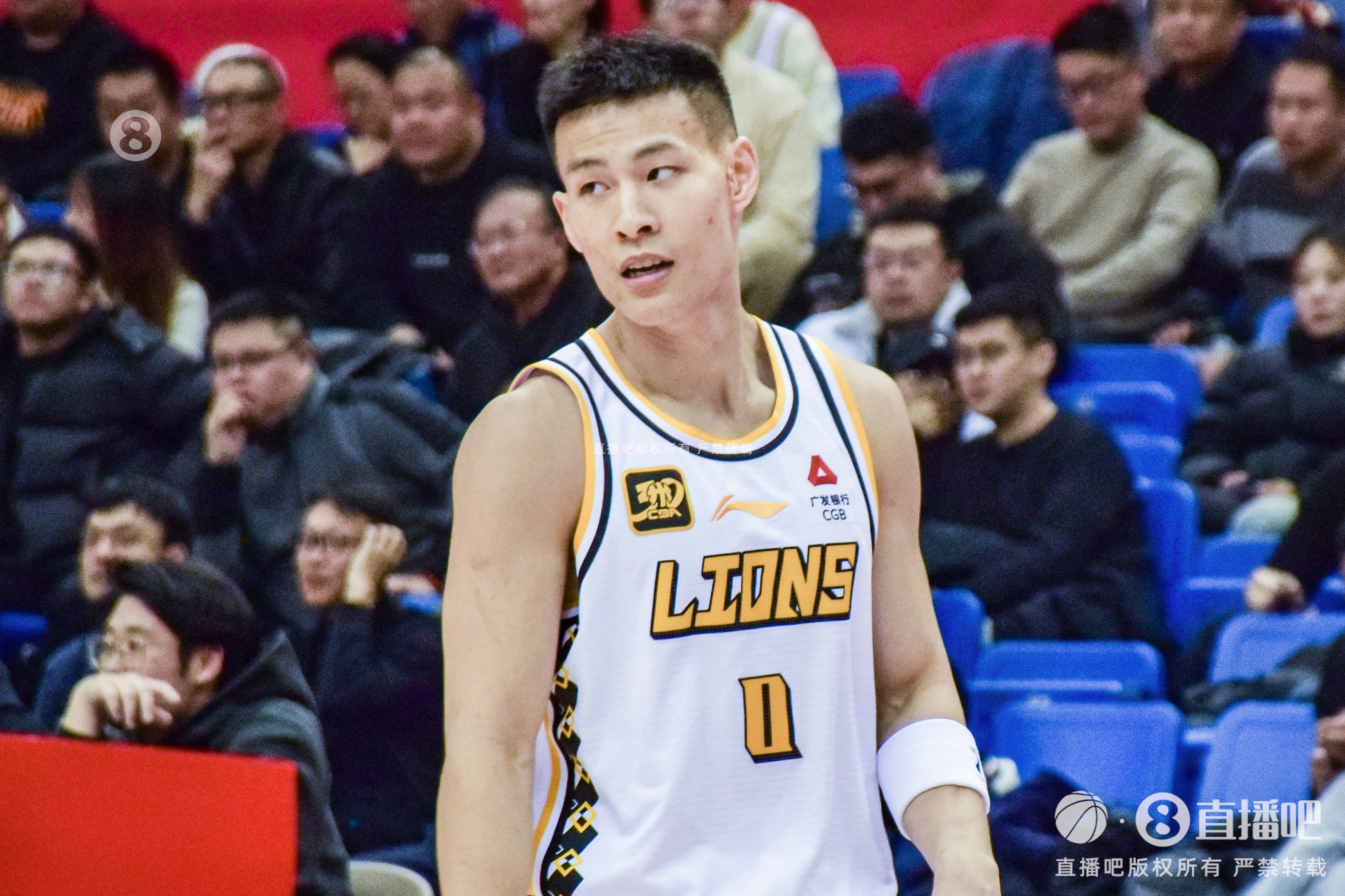  毫無狀態(tài)！林秉圣11投僅1中拿到3分3斷 出現(xiàn)2失誤4犯規(guī)