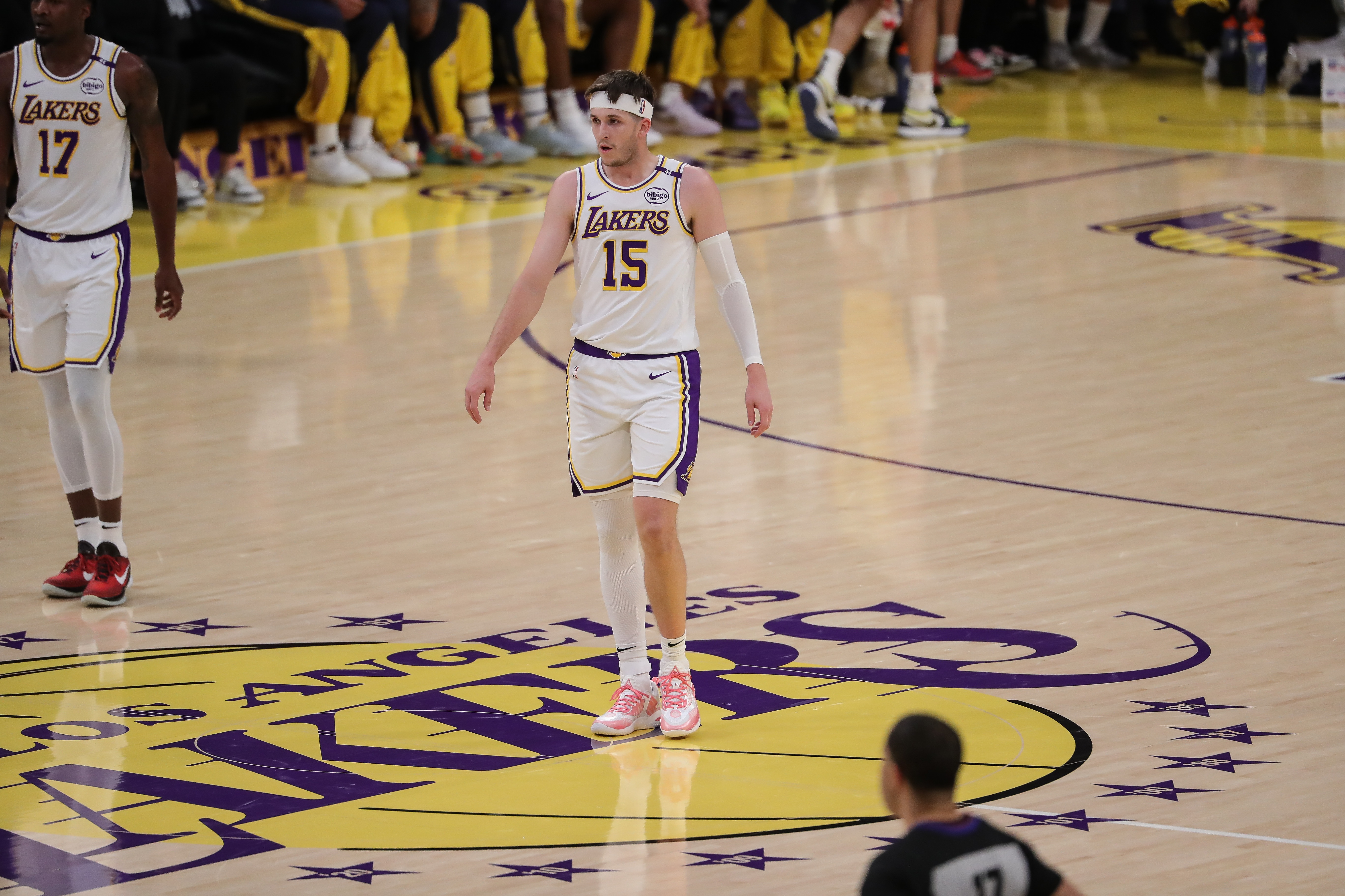  昨天驅(qū)逐憋著火呢！里夫斯21中9砍下32分7助 罰球13中12