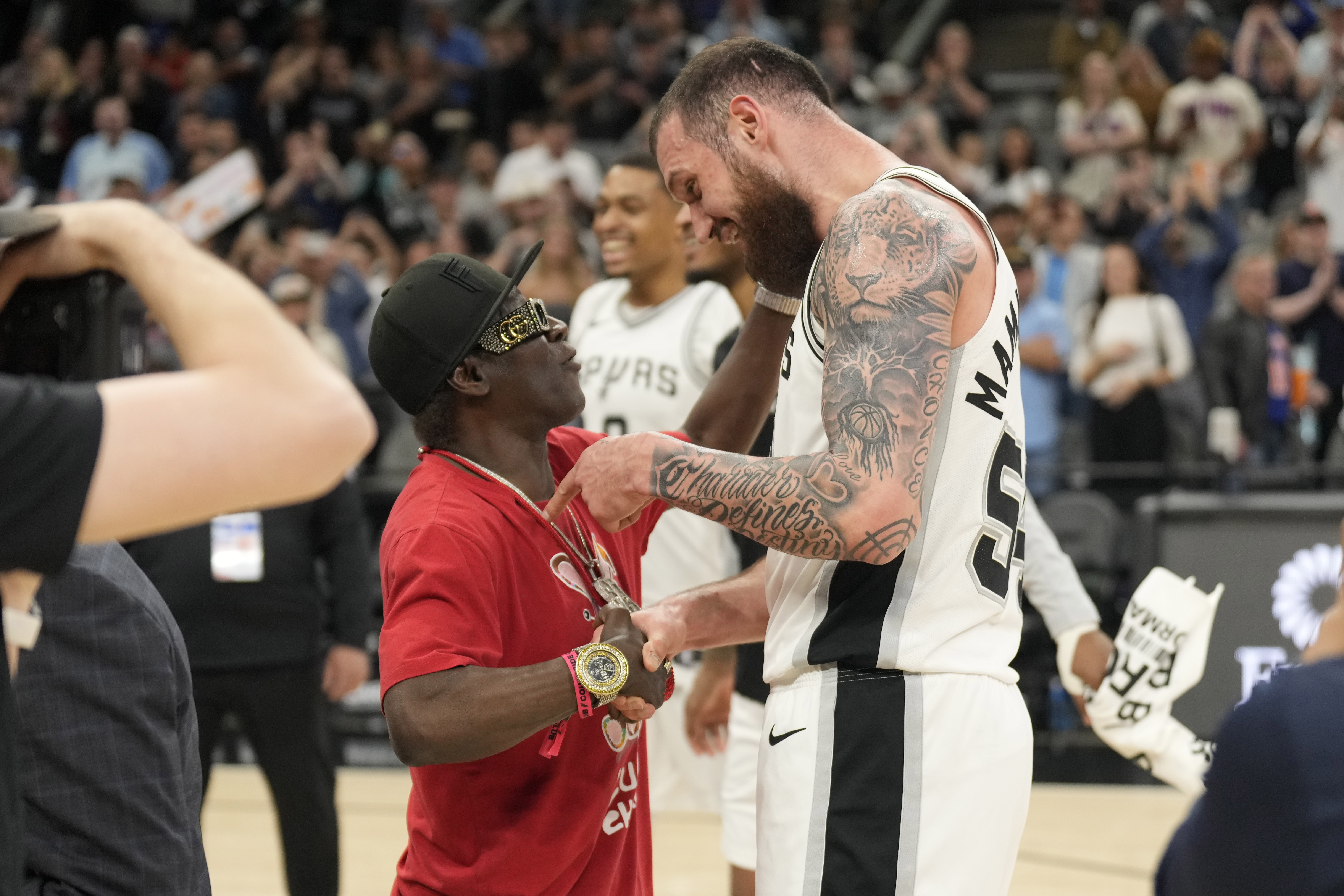  馬穆上場19分鐘就砍下34分！哈特：他能進入NBA是有原因的